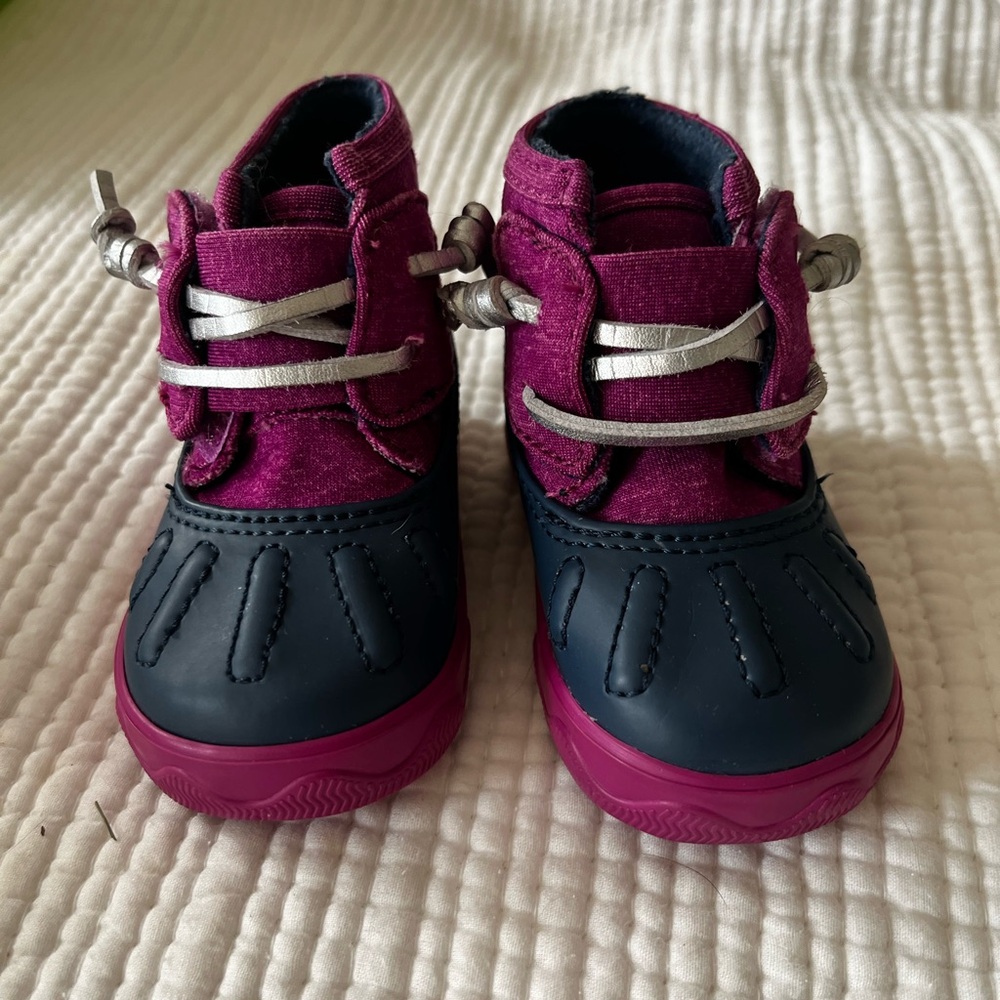 Infant sperry boots- never worn- NWOT- size 1- purple/ navy